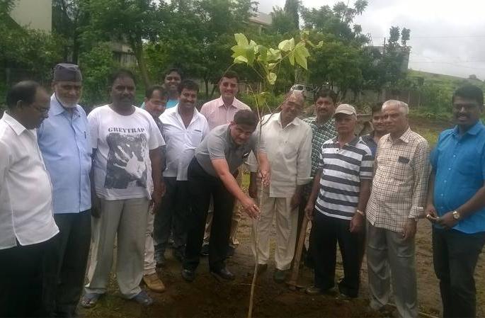 garaina-paaraka-paraisaraata-datataka-jhaada-yaojanaecaa-paraaranbha | ग्रीन पार्क परिसरात दत्तक झाड योजनेचा प्रारंभ garaina-paaraka-paraisaraata-datataka-jhaada-yaojanaecaa-paraaranbha | ग्रीन पार्क परिसरात दत्तक झाड योजनेचा प्रारंभ